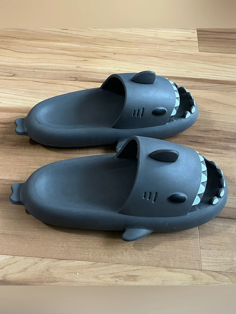 Unbranded Shark Foam Slide Slippers Gray EU 44-45 US Men’s 10-11